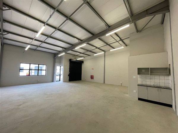 115  m² Industrial space