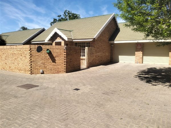 2 Bedroom Townhouse 2 Bedroom Townhouse