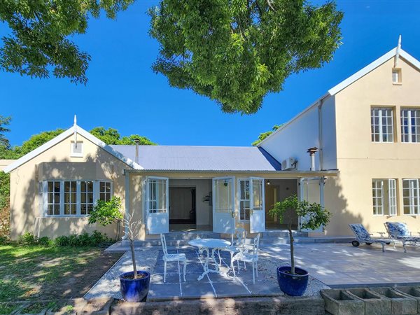 4 Bedroom House 4 Bedroom House