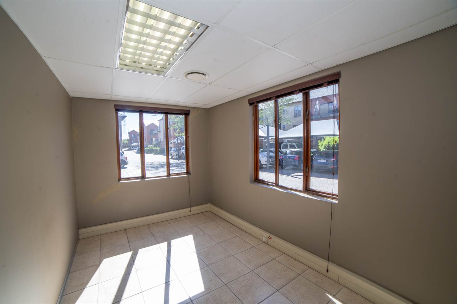 150  m² Office Space in Honeydew photo number 4