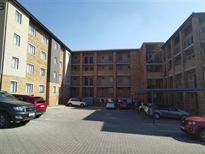 2 Bed Apartment in Alberton