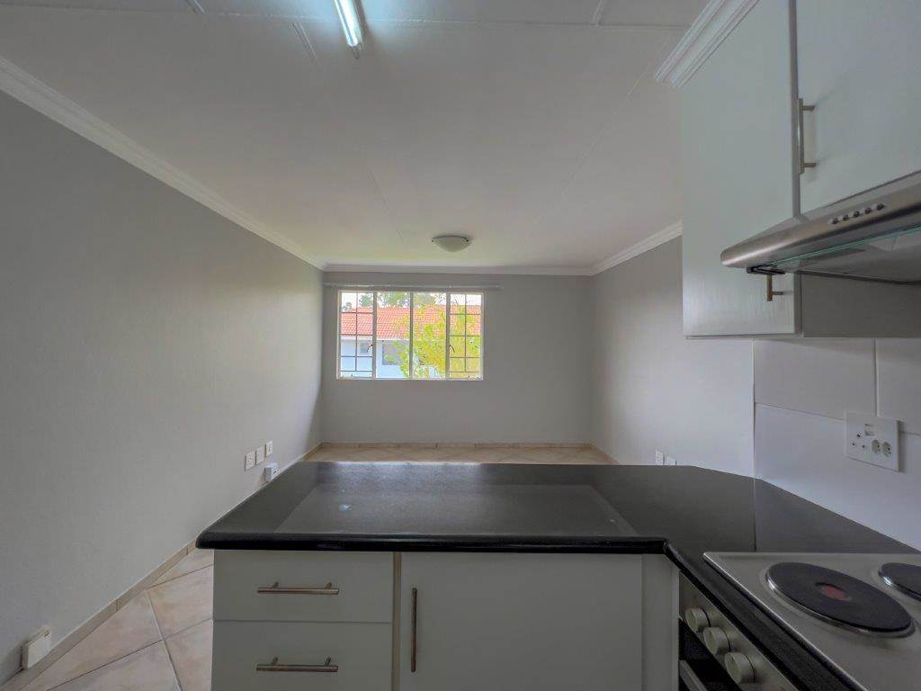 2 Bed Apartment in Hatfield photo number 5