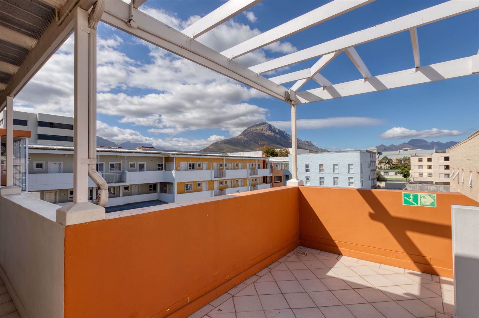 1 Bed Apartment in Stellenbosch Central photo number 16