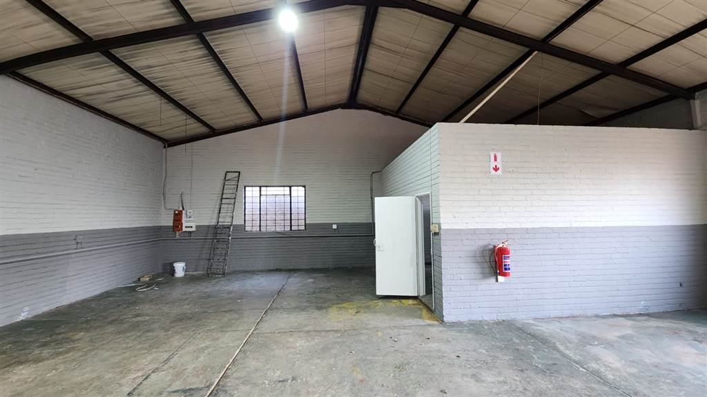 615  m² Commercial space in White River Central photo number 5