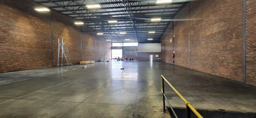 973  m² Industrial space in Pomona photo number 4