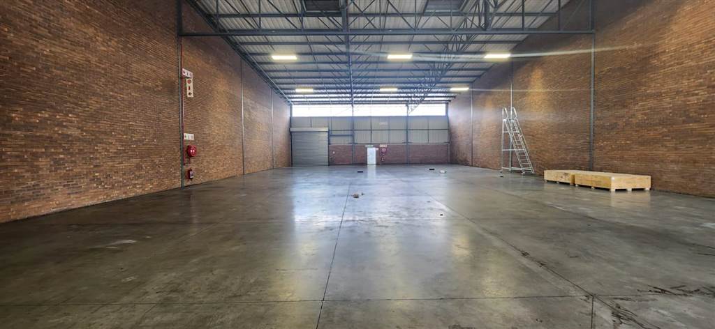 973  m² Industrial space in Pomona photo number 7