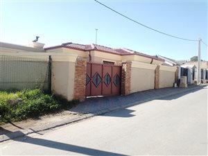 3 Bed House in Alexandra