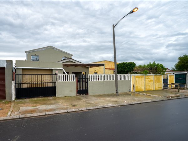 2 Bedroom House 2 Bedroom House
