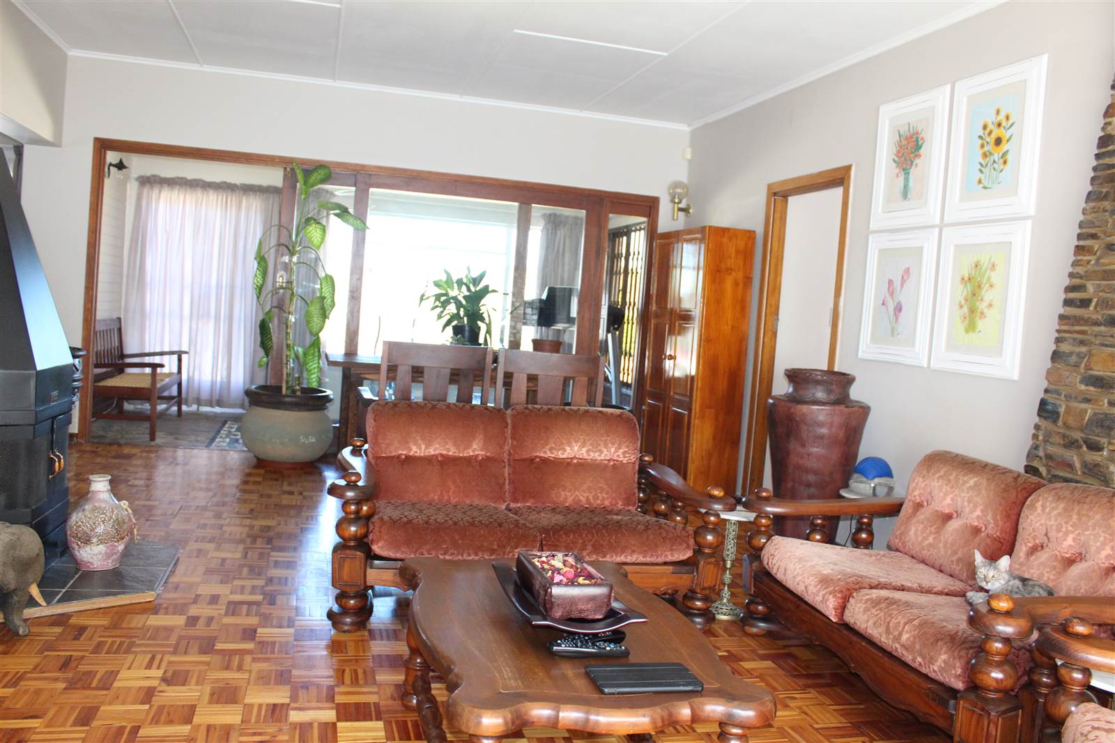 4 Bed House in Estcourt photo number 17
