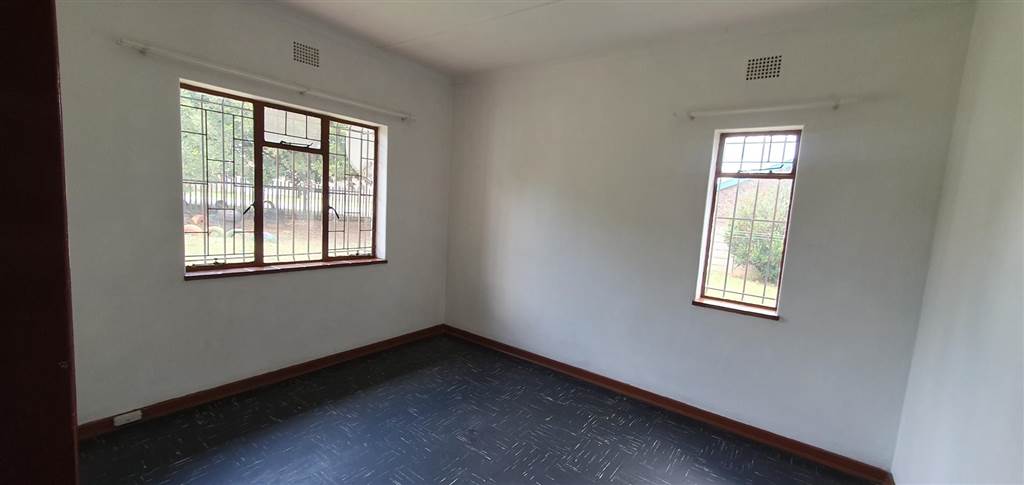 3 Bed House in Witbank Central photo number 18