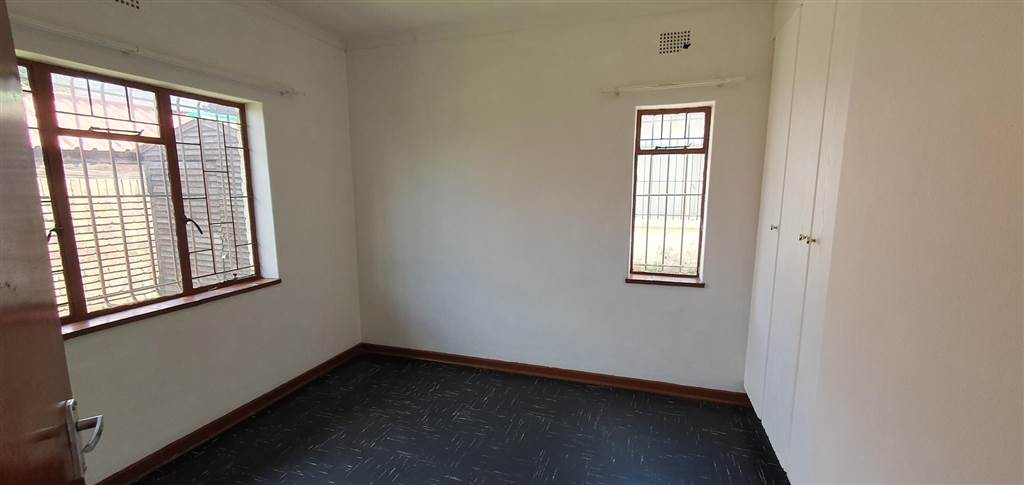 3 Bed House in Witbank Central photo number 12