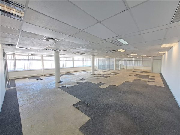 307  m² Office Space