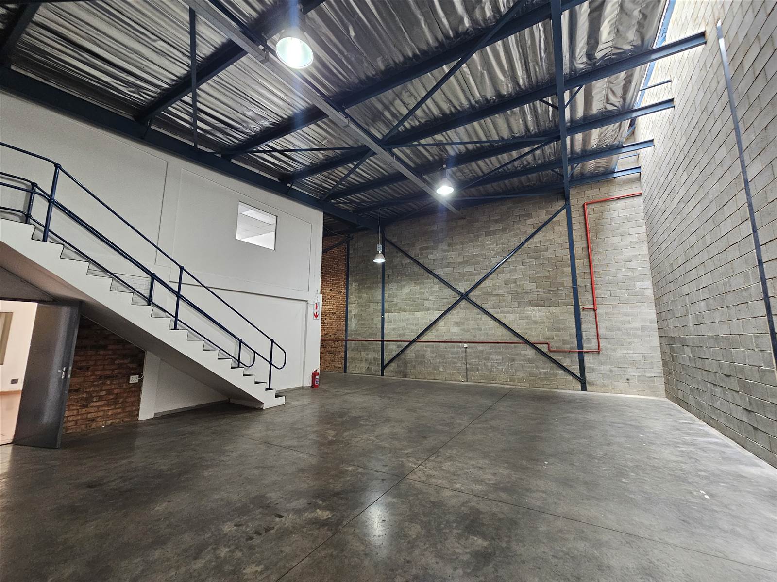 224  m² Industrial space in Eastgate photo number 11