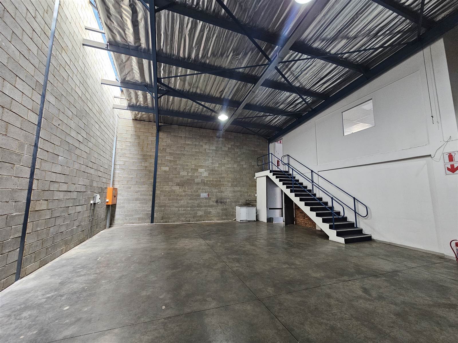224  m² Industrial space in Eastgate photo number 8