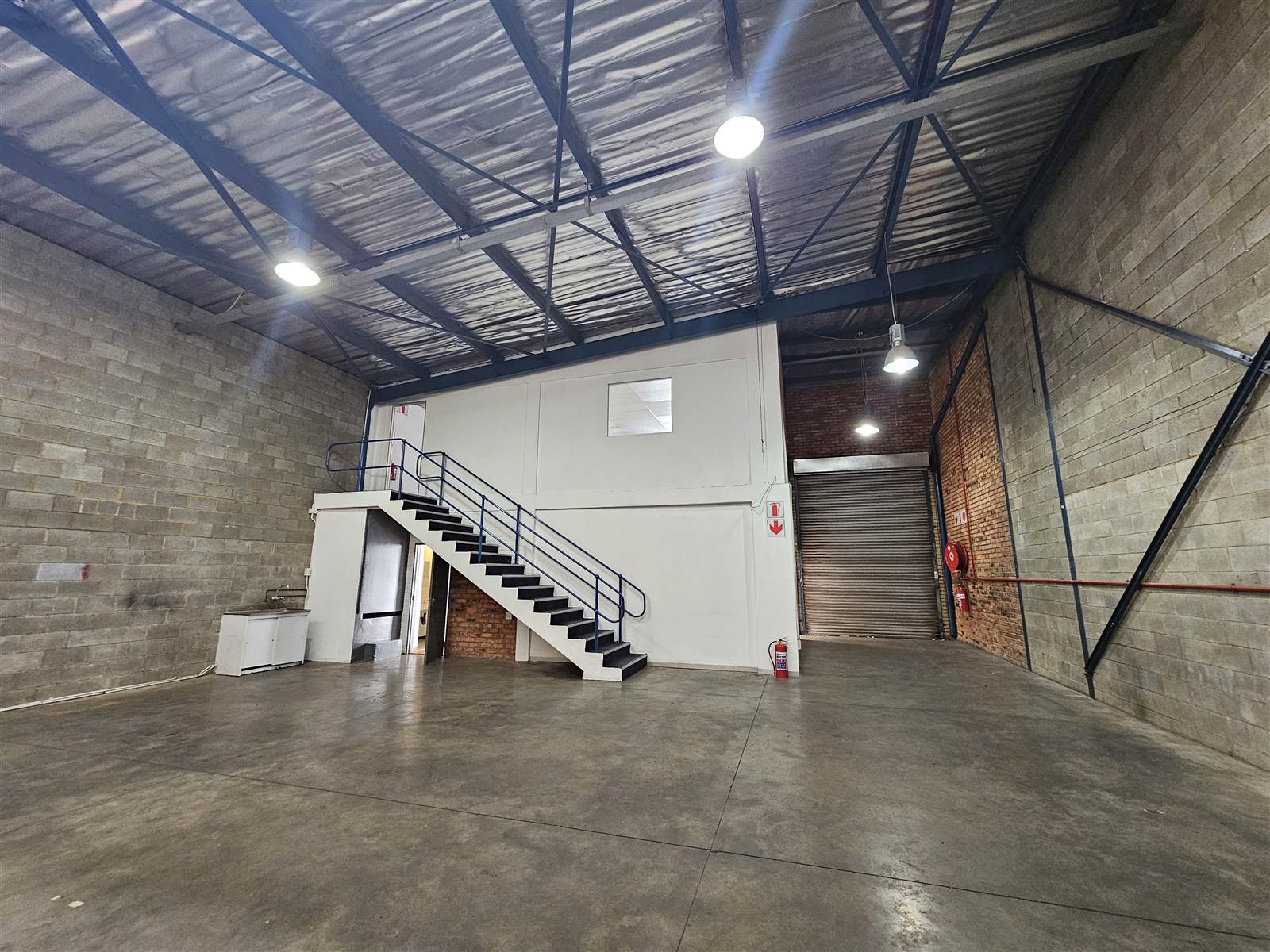224  m² Industrial space in Eastgate photo number 9