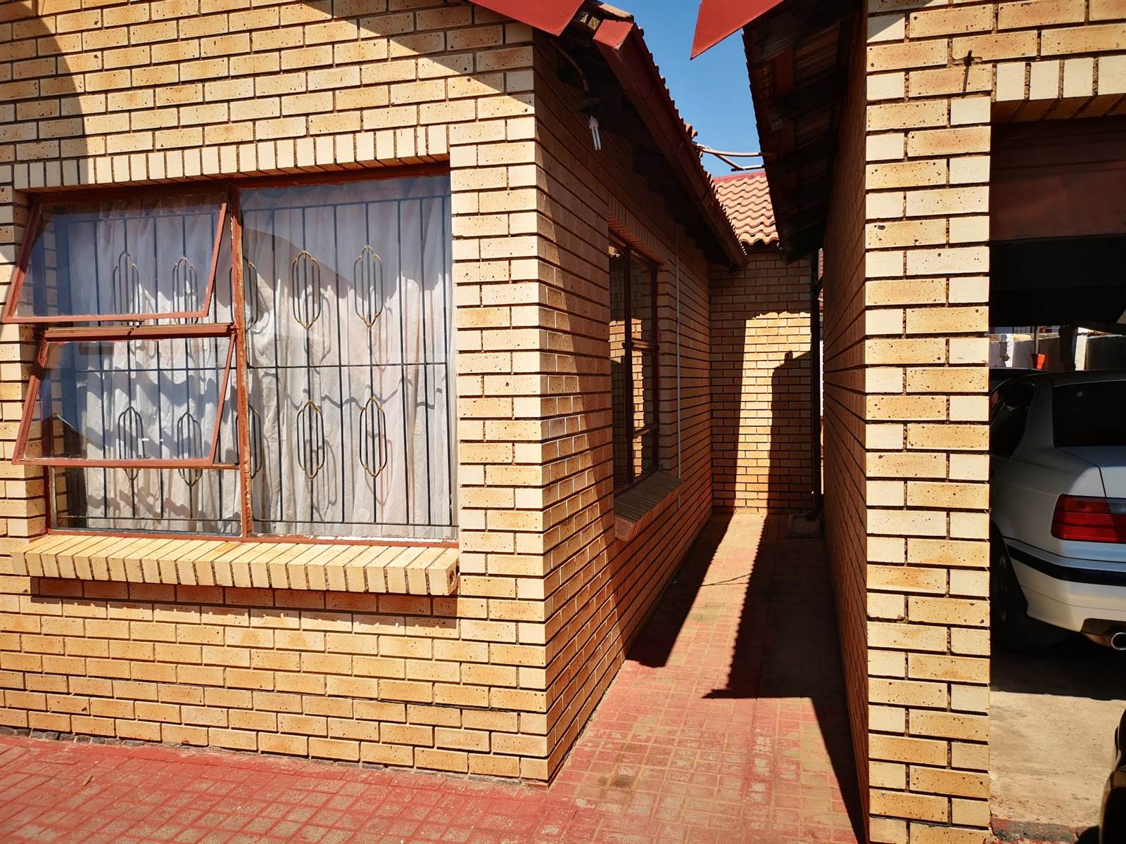 4 Bed House in Rabie Ridge photo number 5