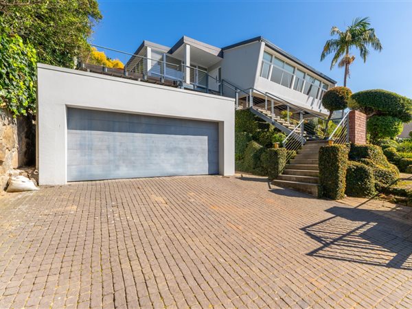 4 Bedroom House 4 Bedroom House