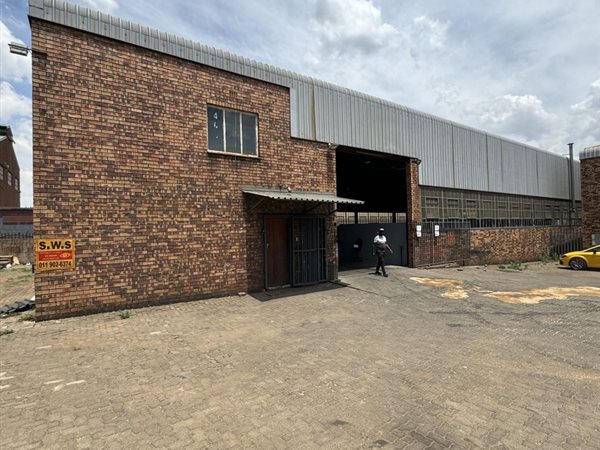 800  m² Industrial space