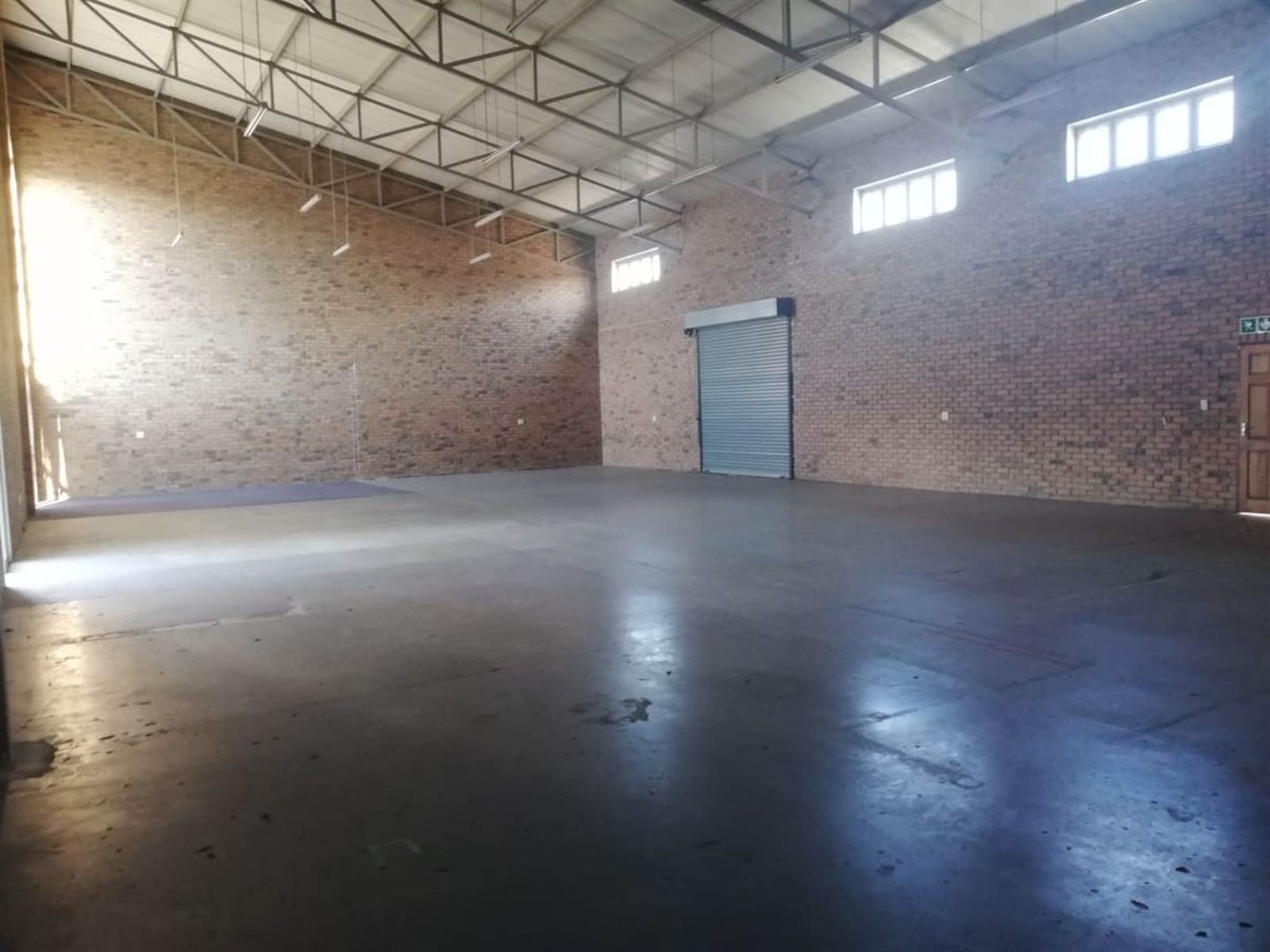 350  m² Industrial space in Secunda photo number 2