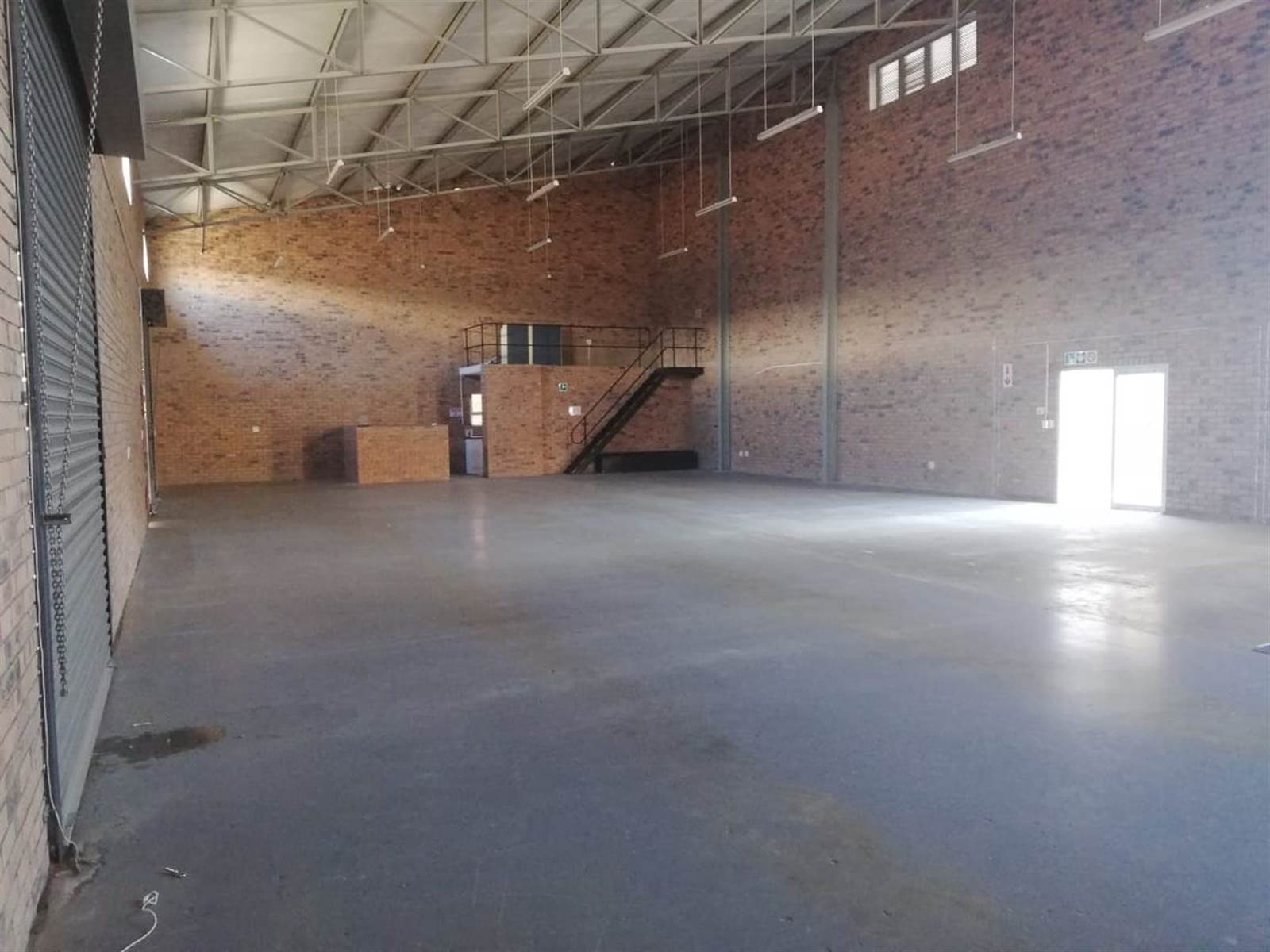 350  m² Industrial space in Secunda photo number 3