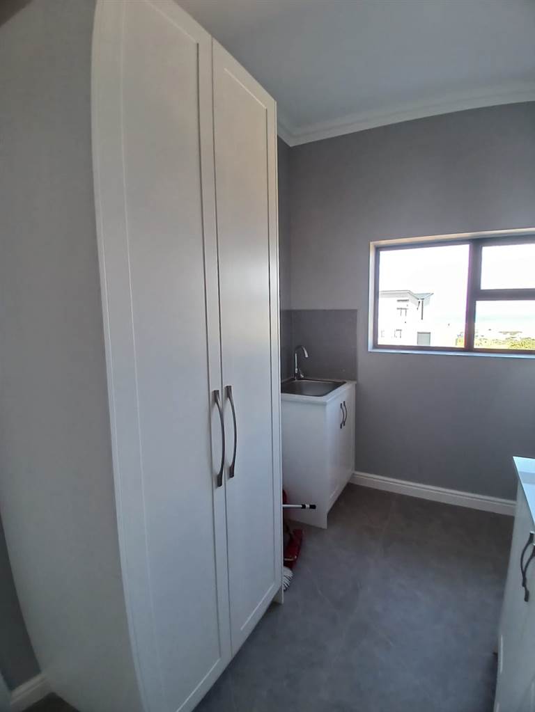 3 Bed House in Stilbaai photo number 14