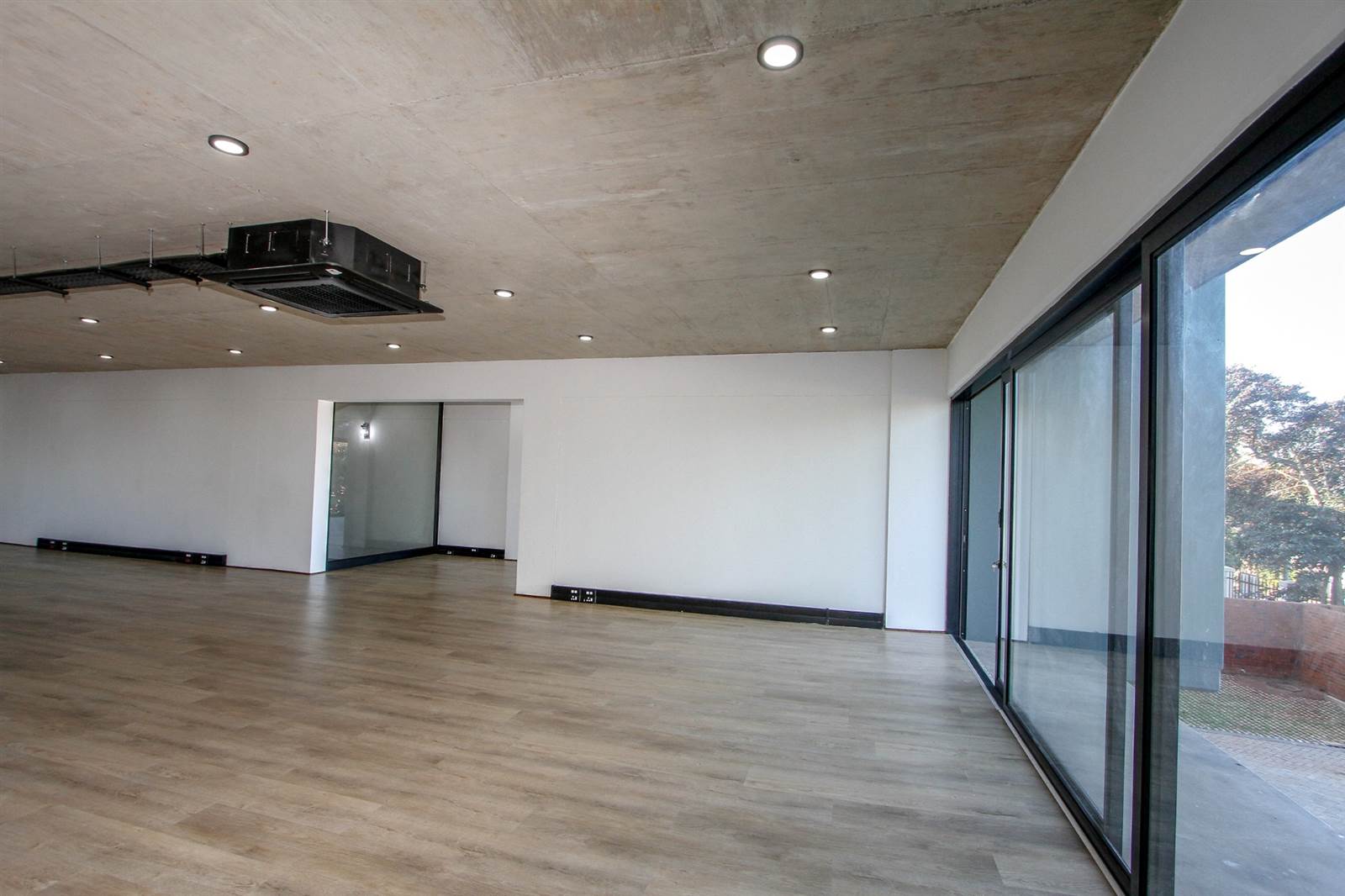 113  m² Office Space in Durban North photo number 8