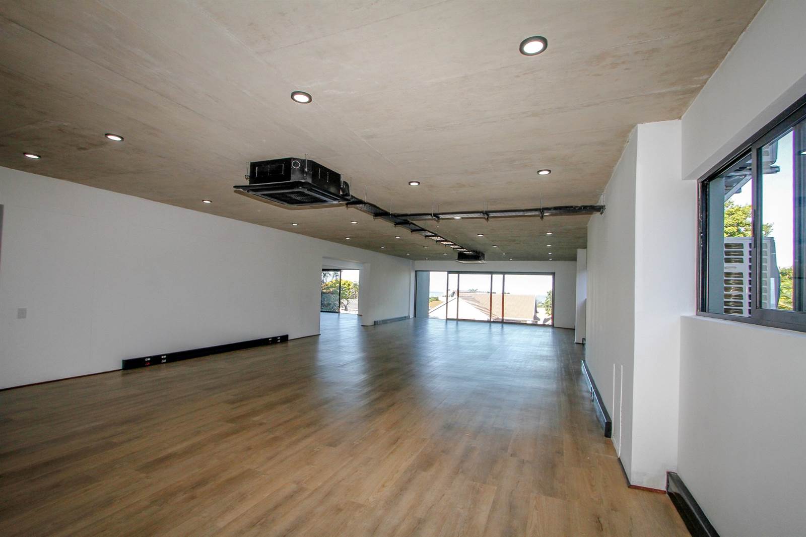 113  m² Office Space in Durban North photo number 1