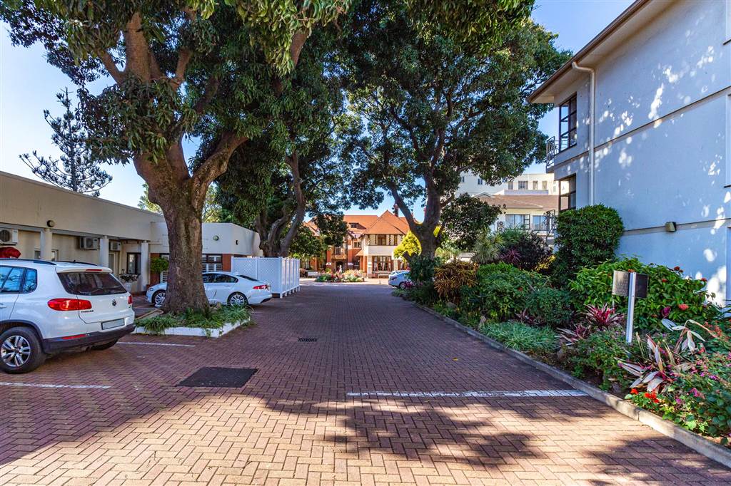 Studio Apartment for sale in Musgrave T4300769 Private Property