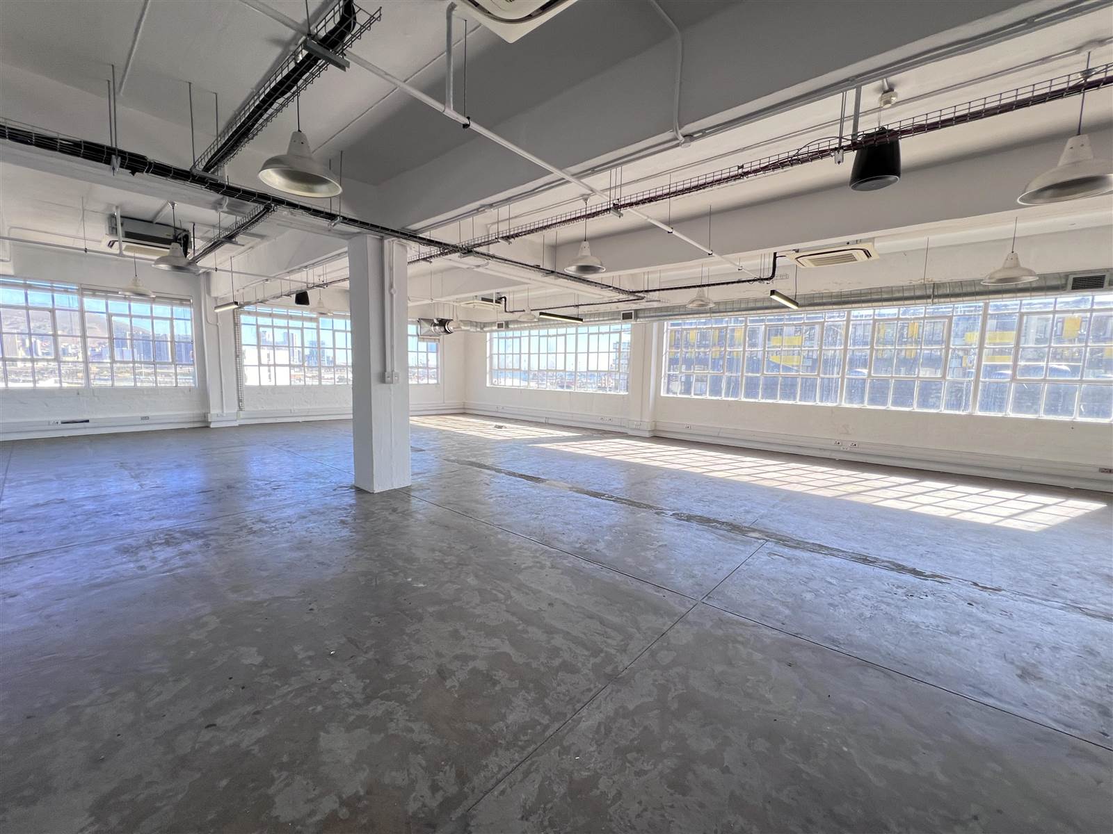 335  m² Commercial space in Woodstock photo number 2