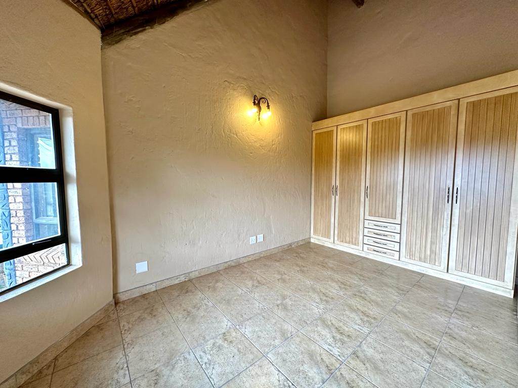 9 Bed House in Mooikloof Equestrian Estate photo number 24