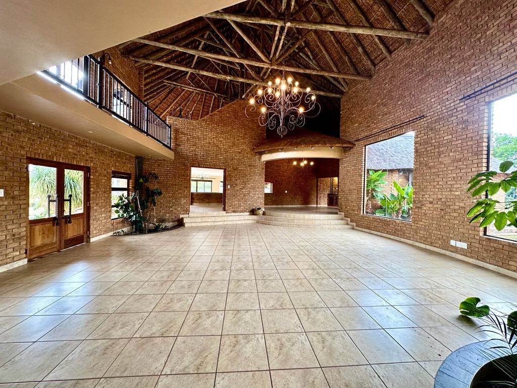 9 Bed House in Mooikloof Equestrian Estate photo number 7