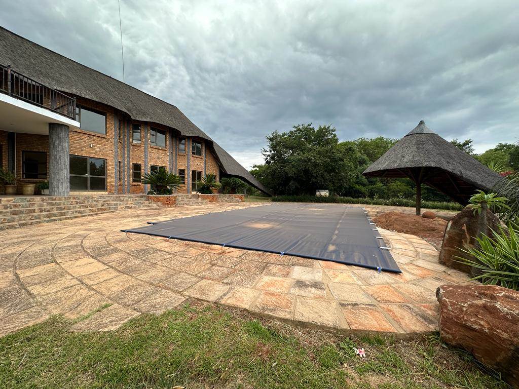 9 Bed House in Mooikloof Equestrian Estate photo number 3