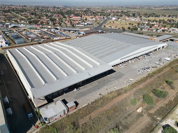32 965  m² Industrial space