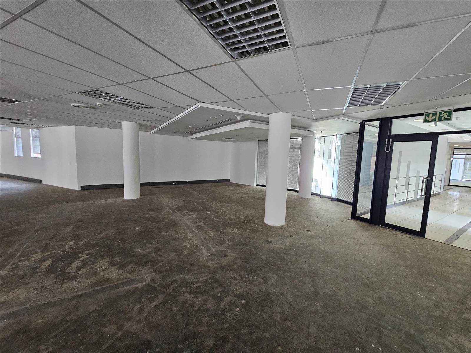 856  m² Commercial space in Centurion CBD photo number 2