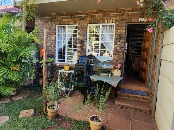 2 Bedroom Townhouse 2 Bedroom Townhouse