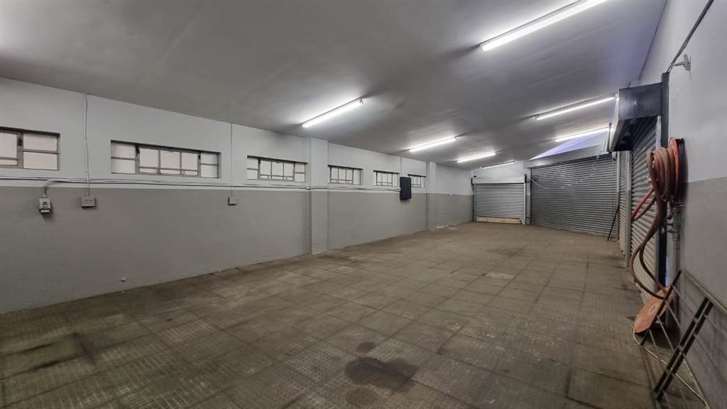 300  m² Commercial space in Pietermaritzburg Central photo number 13