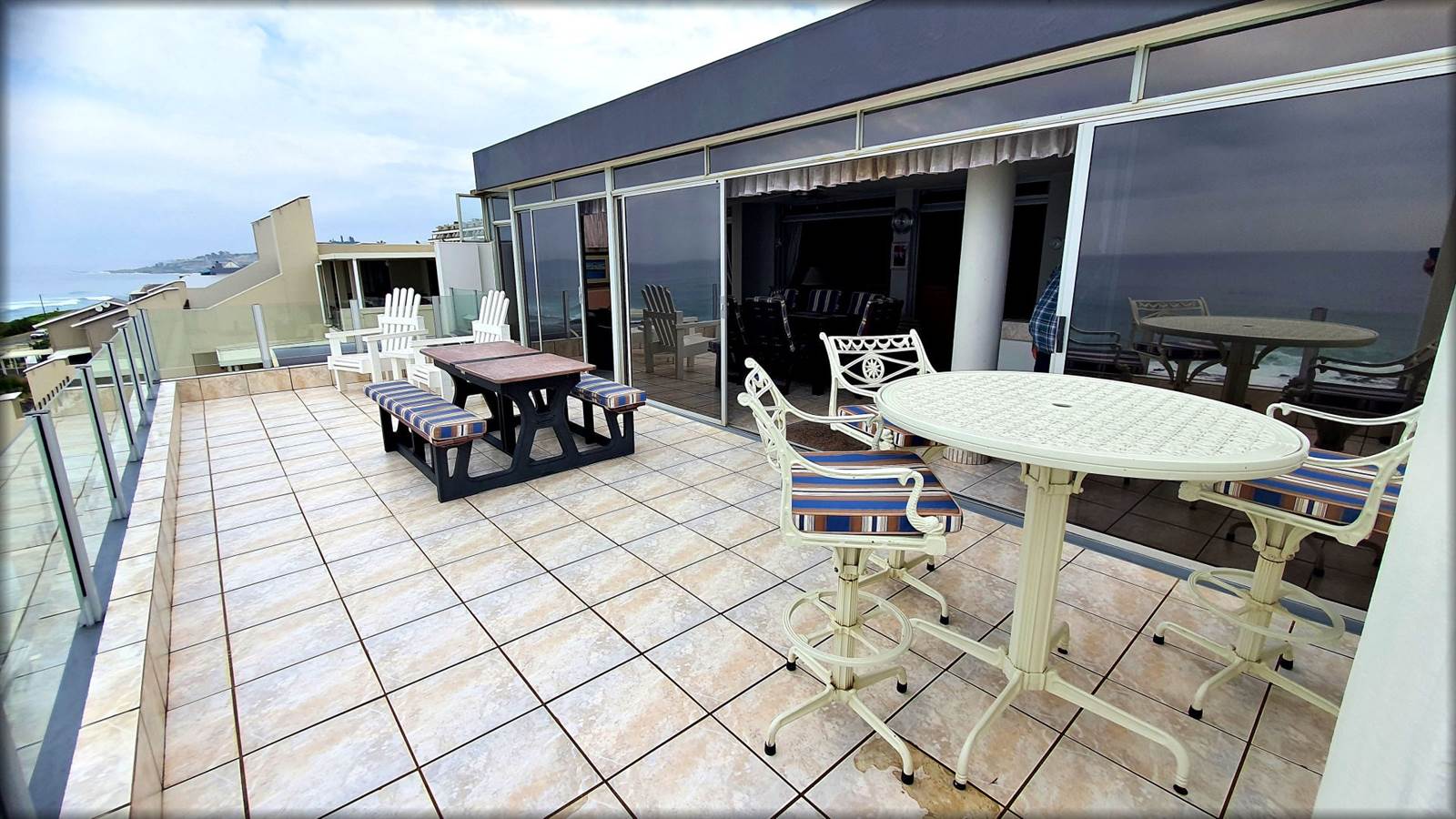 3 Bed Penthouse in Uvongo photo number 11