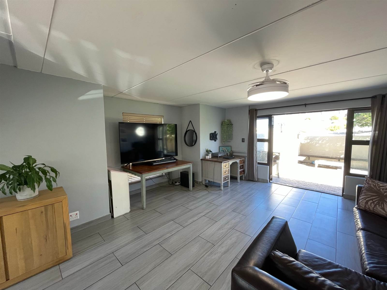 2 Bed Townhouse in Blouberg Sands photo number 10