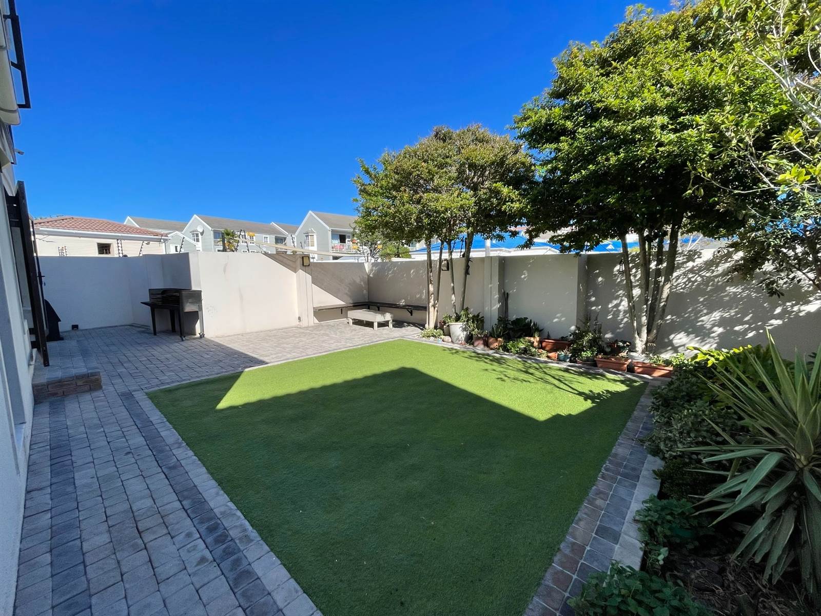 2 Bed Townhouse in Blouberg Sands photo number 1
