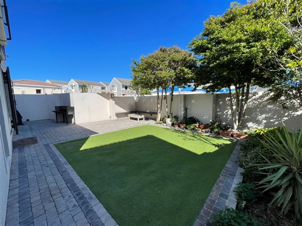 2 Bed Townhouse in Blouberg Sands