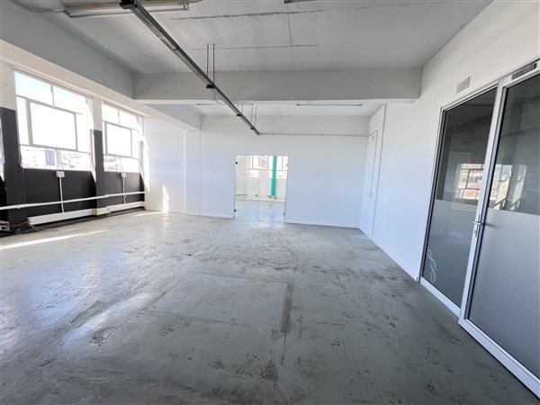 1000  m² Commercial space in Woodstock