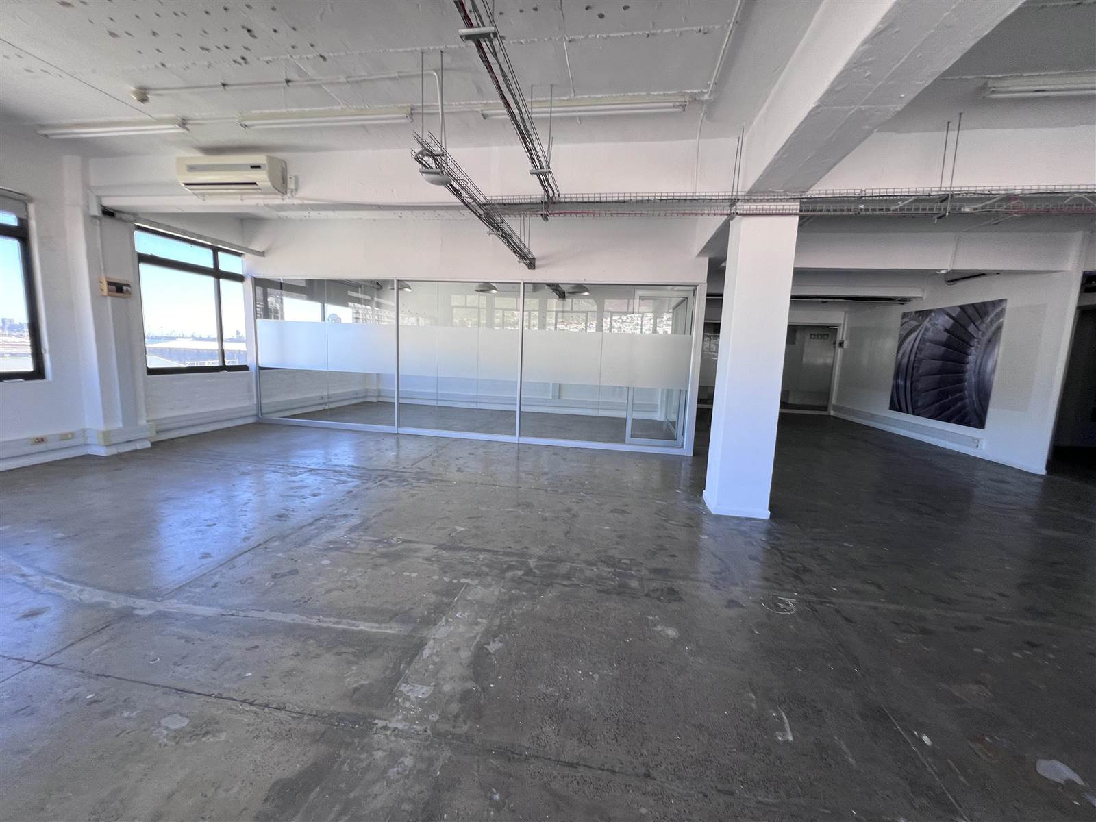 1000  m² Commercial space in Woodstock photo number 9
