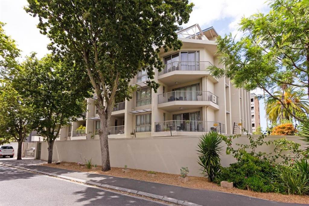 3 Bed Apartment in Wynberg Upper photo number 18