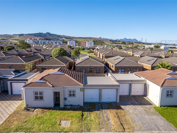 3 Bedroom House 3 Bedroom House