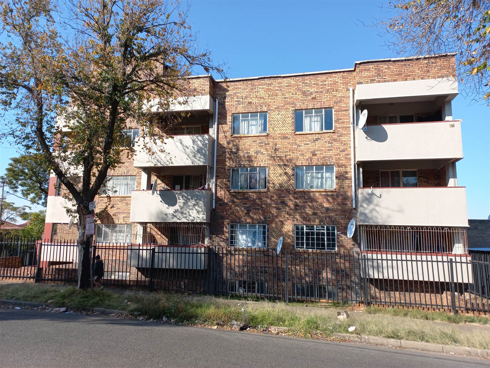1620  m² Commercial space in Jeppestown photo number 2