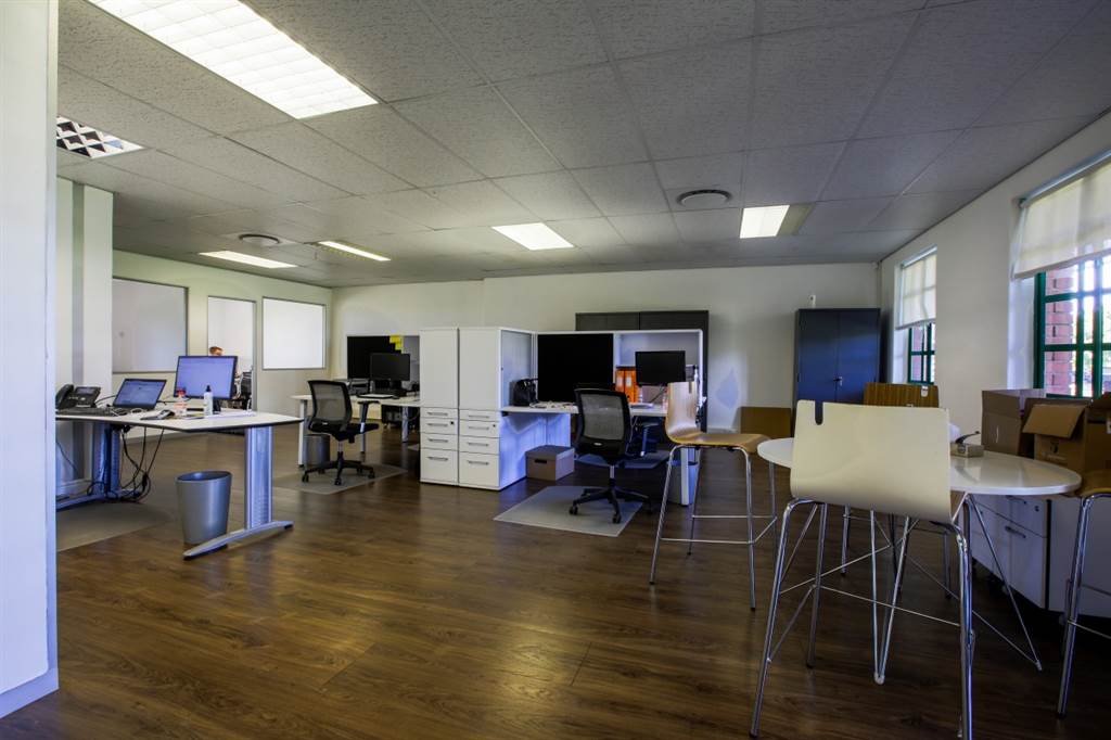170  m² Office Space in Claremont photo number 1