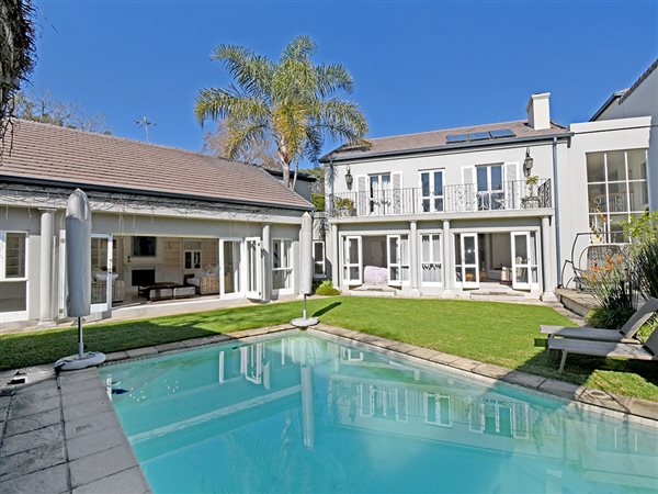 5 Bedroom House 5 Bedroom House
