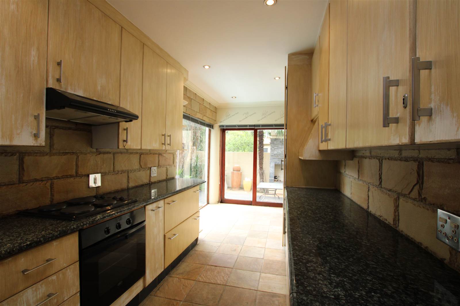2 Bed House in Morninghill photo number 5