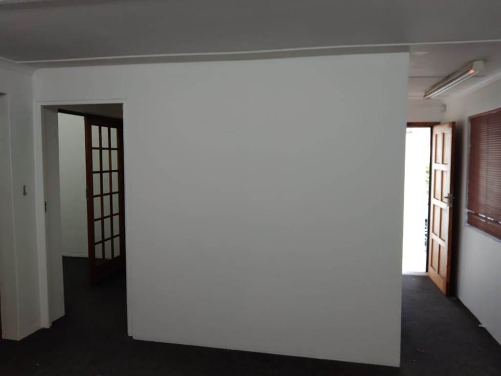 142  m² Commercial space in Overport photo number 6