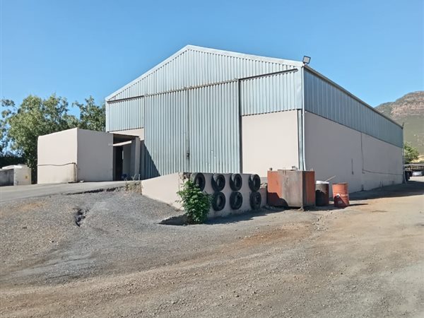 375  m² Industrial space